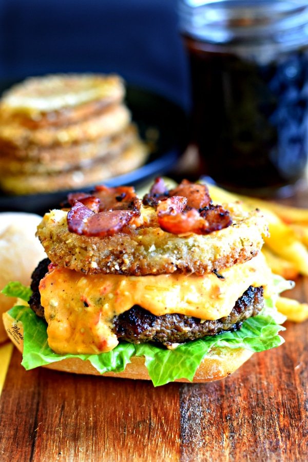 I've got the perfect recipe for for #FathersDay! The Best Southern Style Burger. A perfectly seasoned pan-fried burger topped with bacon, pimento cheese, #glutenfree fried green tomato all on top of a <a href="/SCHARglutenfree/">Schar gluten-free</a> Ciabatta Roll. AD Get the recipe HERE: buff.ly/2y2abyw