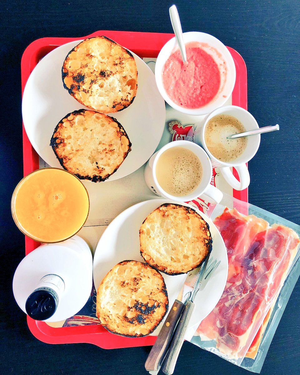 javoidcast's tweet image. Nada mal! Bos días y buen estudio 📖😘😘 @lidiee_