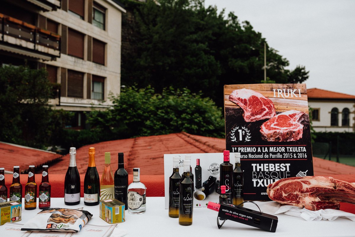 CALSABOI's tweet photo. Encantados de colaborar en los #PremiosMasGastronomía2018 presentando nuestros #AOVEs a la #alta #gastronomía con #treku @diariovasco https://t.co/Qif714Saoh