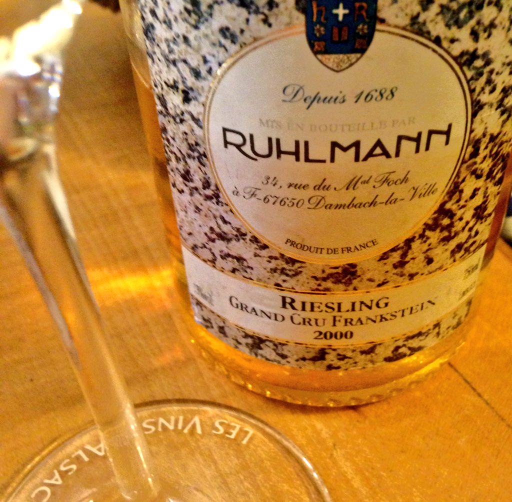 SommBarbosa's tweet photo. #GrandCru de #Alsace Frankstein en la comuna de Dambach-La-Ville. 

Un terroir con una gran complejidad que se expresa en la diversidad de sus #vinos! 🍷🍷🍷

#DrinkAlsace #MillesimesAlsace  #Mila2018 https://t.co/F9z10MwMmM