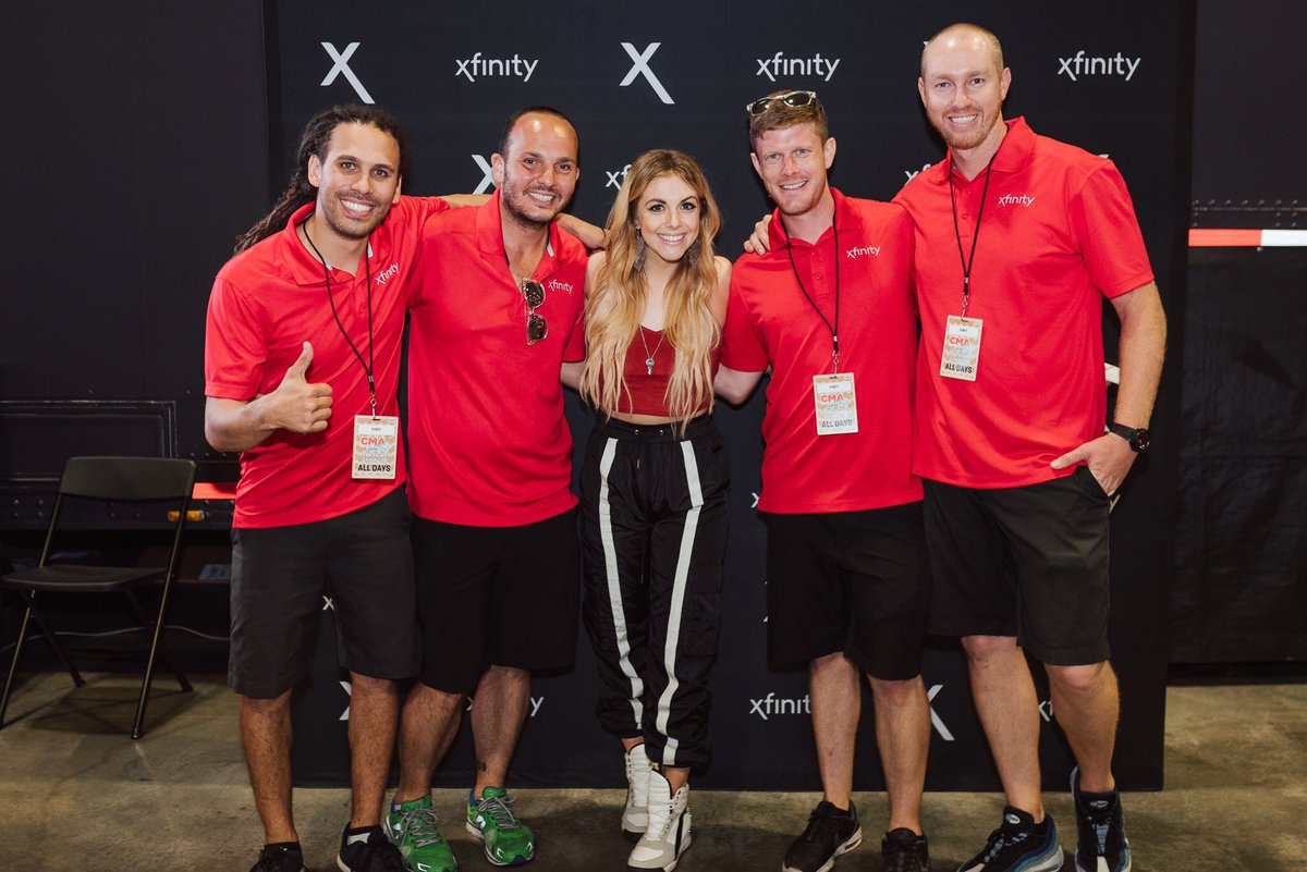 lindsayell's tweet photo. Thanks @Xfinity for such a fun hang at #CMAFest this past weekend. 😎#xfinityzone https://t.co/yajD4gyINA