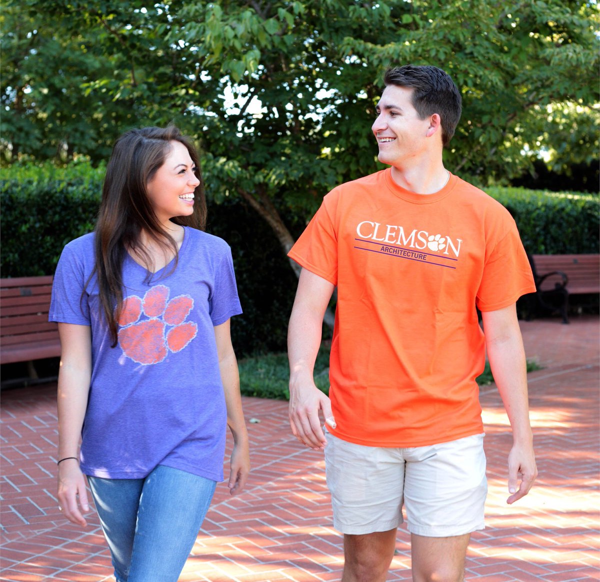 TTGrafx's tweet photo. Orientation is in full swing! Come downtown and get some new gear!🐯🎉 #cuorientation #tigertownbound #clemson2022 #clemsonfamily https://t.co/hVZ8L8ZCgM