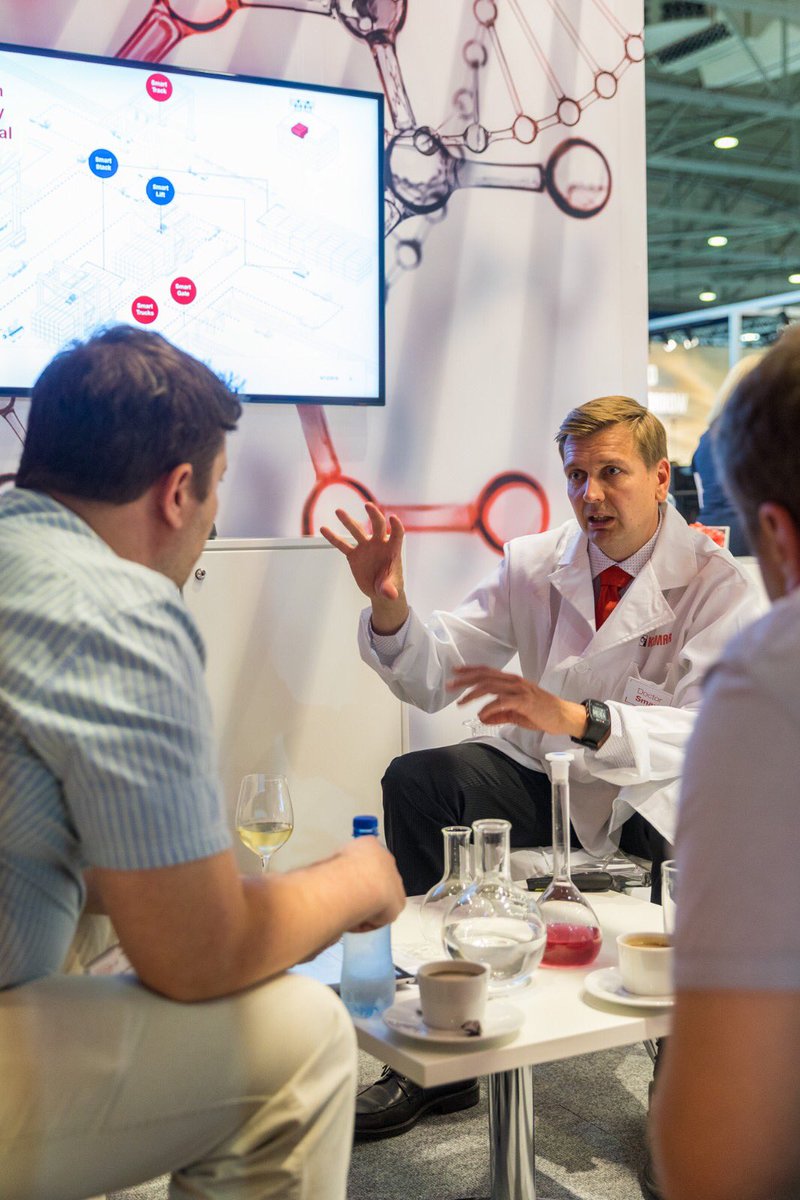 Kalmarglobal's tweet photo. #KalmarInnovationLab Doctor Smart, Arto Keskinen explains that due to human error, 5-6% of containers are misplaced every year. You can reduce human error by digitalising manual processes. #TOCEurope @TOCWorldwide https://t.co/YFf1nZcS4v