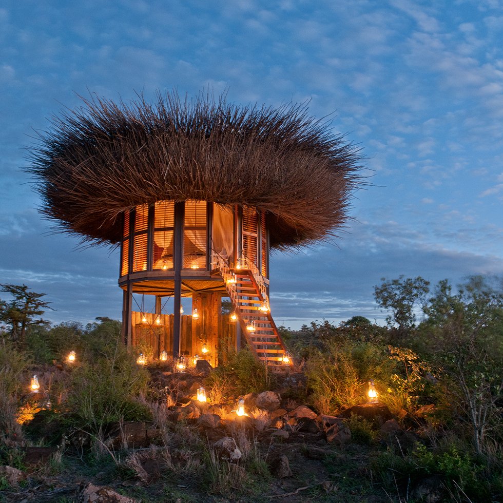 MagazineVoyages's tweet photo. Le camp de @SegeraRetreat , au Kenya, vous accueille au cœur de la savane du plateau Laikipia. Des vacances à la découverte de la nature sauvage que vous pourrez même passer dans une villa installée comme un nid d'oiseau ! @MagicalKenya #Africa #Afrique #voyagesvoyages #Tourisme https://t.co/Z562fNhbH5