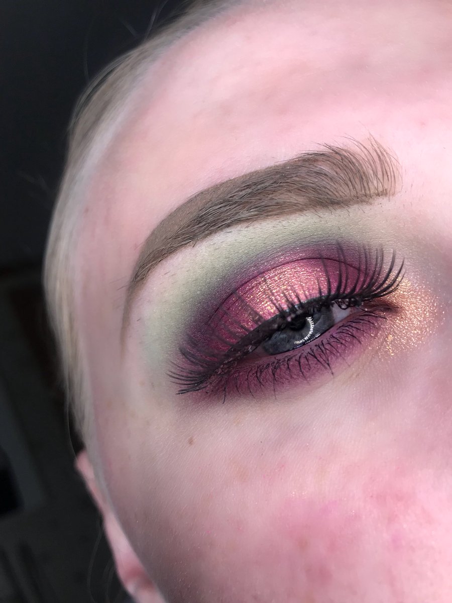 slayywithkay's tweet photo. Ya girl can’t put @MannyMua733 #LifesADrag palette down. It’s so effing gorgeous https://t.co/sLhQOMqp7R