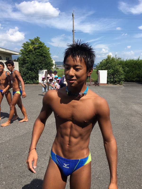 kyoupangasuki's tweet photo. 水泳部の競パン高校生
いい体してますね！ https://t.co/0Pc2zwP8KV