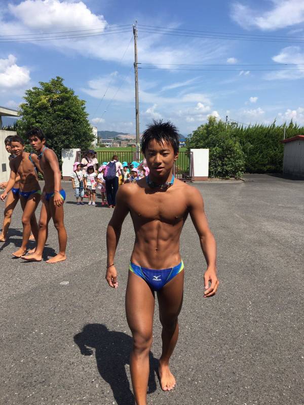 kyoupangasuki's tweet photo. 水泳部の競パン高校生
いい体してますね！ https://t.co/0Pc2zwP8KV