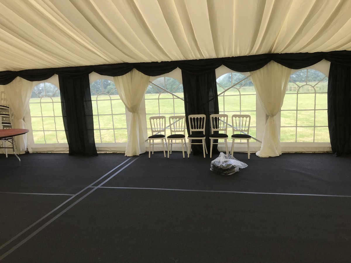 PitstopMarquees's tweet photo. #outside in process of work https://t.co/KrTtxitSck