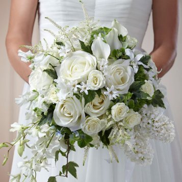 truman_pink1's tweet photo. normal wedding flowers vs. carats' wedding flowers https://t.co/J9FdMicKir
