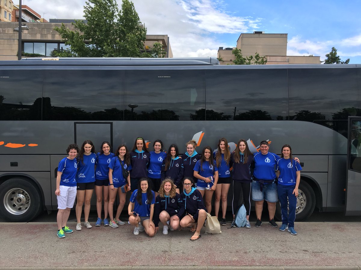 cecell_lleida's tweet photo. Avui les nostres cadets parteixen cap a Castelló a disputar el Campionat d’Espanya!! Molta sort i gaudir de valent!! #autocaresluislax #cracks #donaiesportlleida #esportfemenilleida #amuntcecell #esportivalors #cecell #seguimcreixent https://t.co/UZtBq23SP1