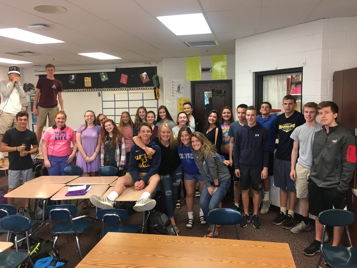 MrsDemgen's tweet photo. Really going to miss these kids! #firsthour #MrsDemgen #morethanajob https://t.co/LbIpWvxc2z