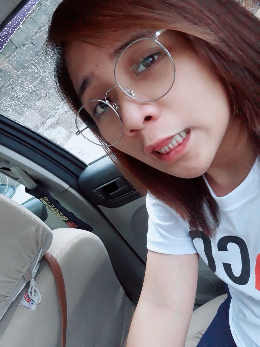 EmzBalajadia's tweet photo. Hindi kasi ako crush ng crush ko 😂😂😂 https://t.co/oEFTKr6hT8