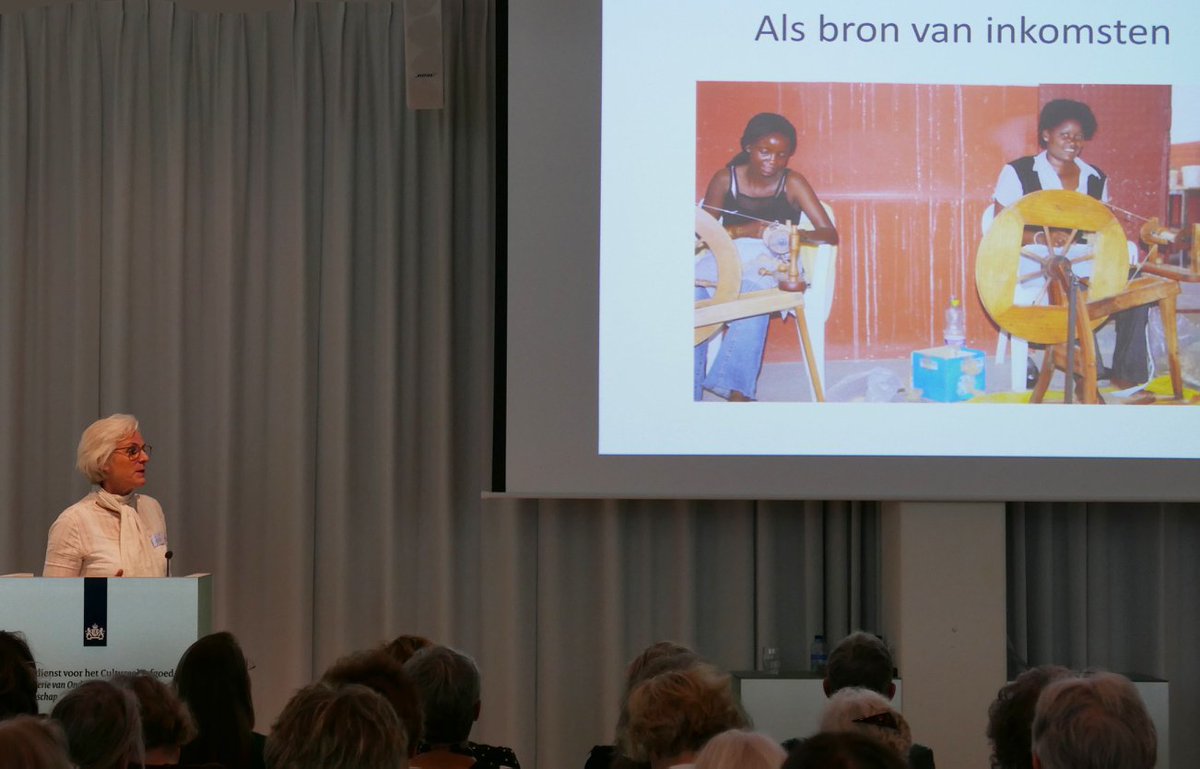 Only by taking a more holistic approach, can the true cost (and benefit) of natural fibers be seen.  Kalahari silk as an example.
strawberries-fashion.nl/blogs/de-eerst…