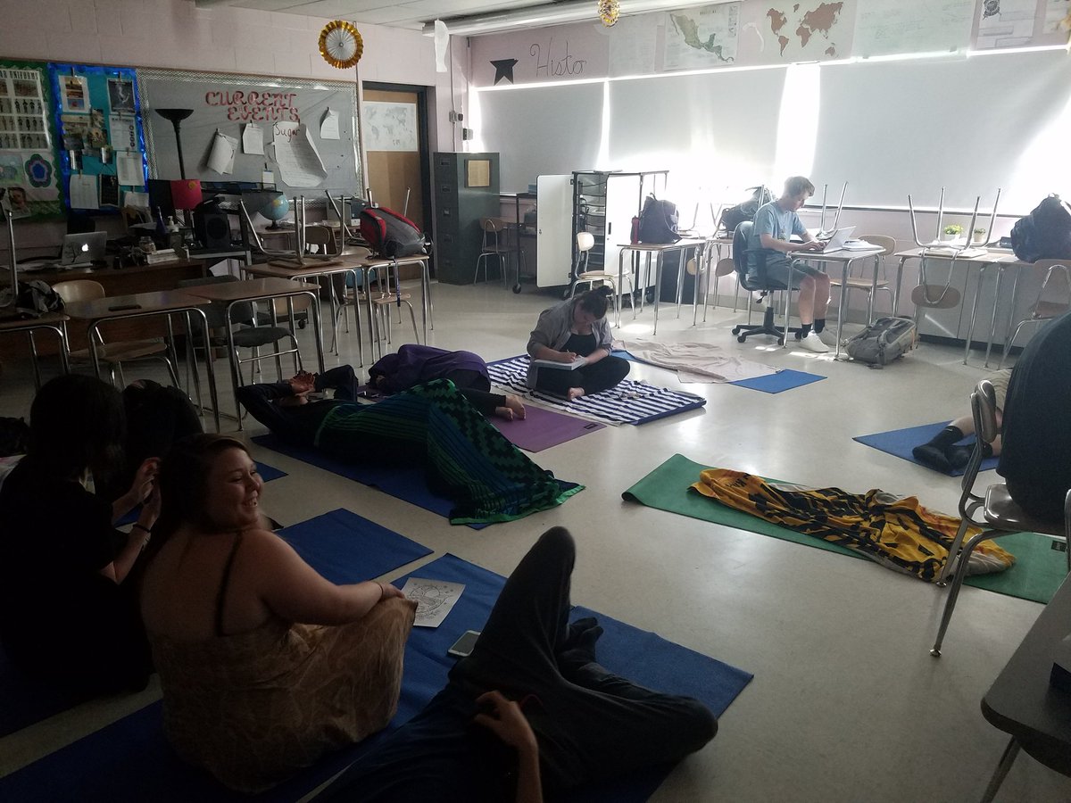MsWheeler309's tweet photo. My favorite day of the year #stressfreeday in Human Behavior class! Exploring different stress relief techniques! Yoga mats ready to go. https://t.co/qK5yOiwRy6