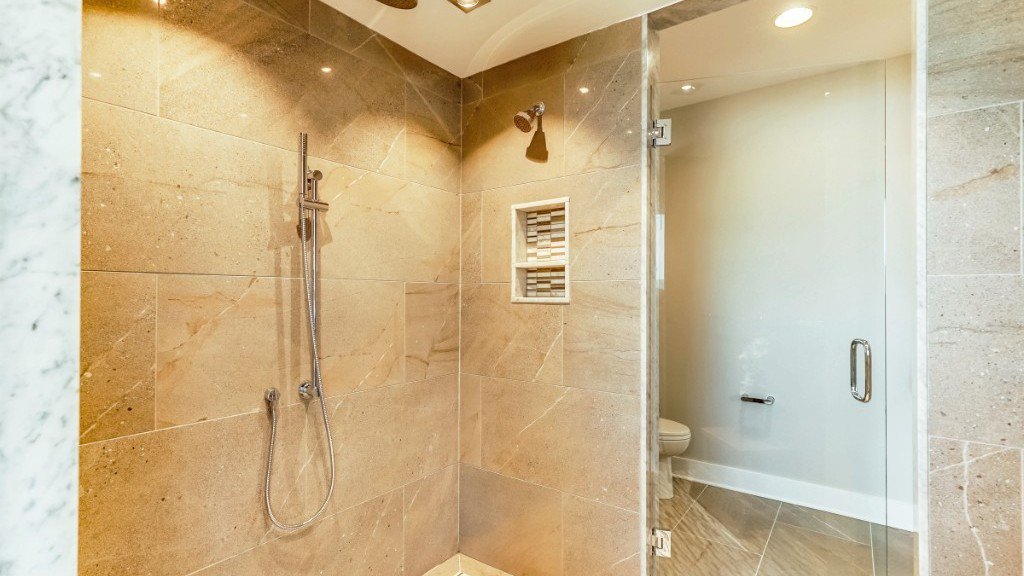 StonyPointDB's tweet photo. Do all of your best thinking in here? Dream up something magical in our luxurious walk-in shower! 

Link here to learn more ➟  https://t.co/Ij1m1cjQRl https://t.co/kU8s5Z29x8