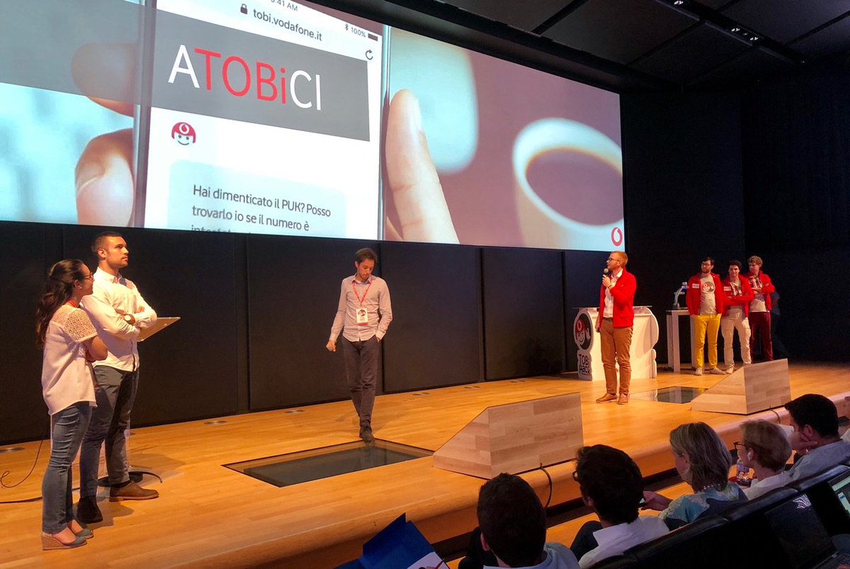 VodafoneIT's tweet photo. Il primo gruppo, gli ATOBiCI, apre le danze e presentano il loro progetto. #TOBiHack https://t.co/zXfmyahoUl