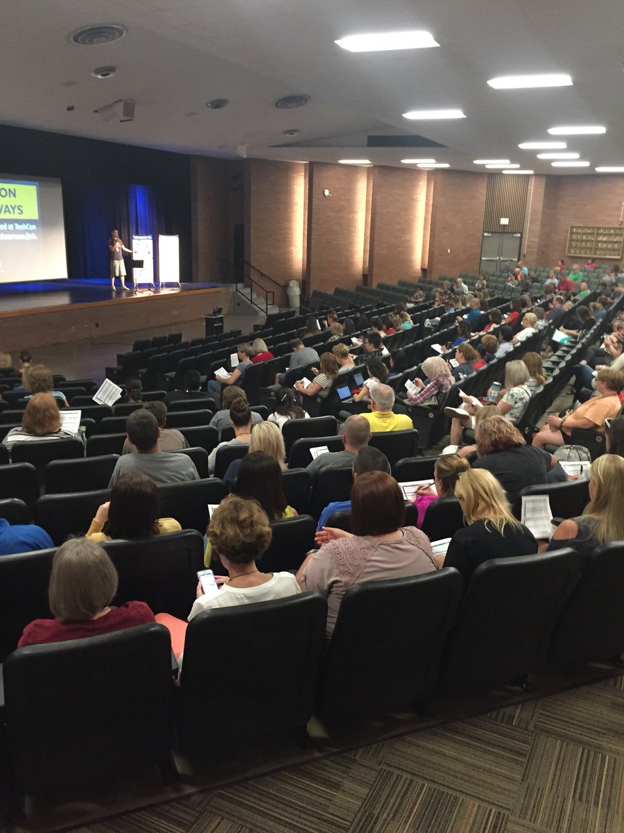 EdTechStarr's tweet photo. Starting to fill up. With the fabulous @jacobwelchans kicking it off!
#innov8dmps https://t.co/8tj3Vpl8P7
