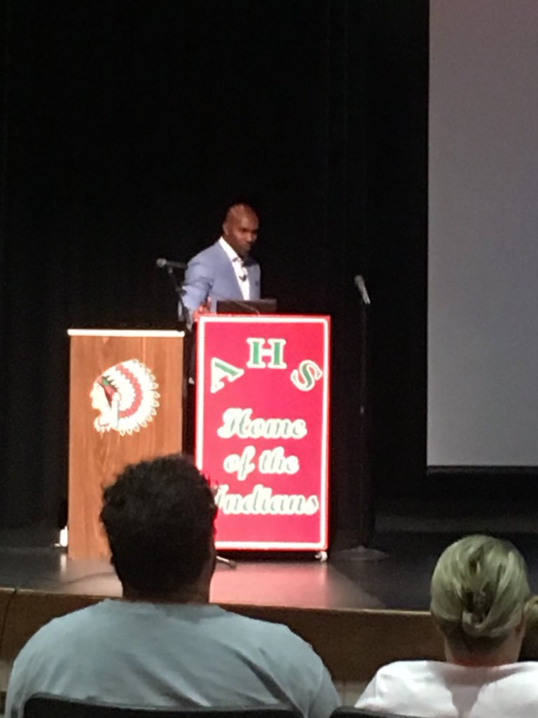 trev_thurman's tweet photo. @k_shelton  You cannot collaborate with a person with whom you don’t first have relationship. #eLead2018 https://t.co/gEPpwN5qYW