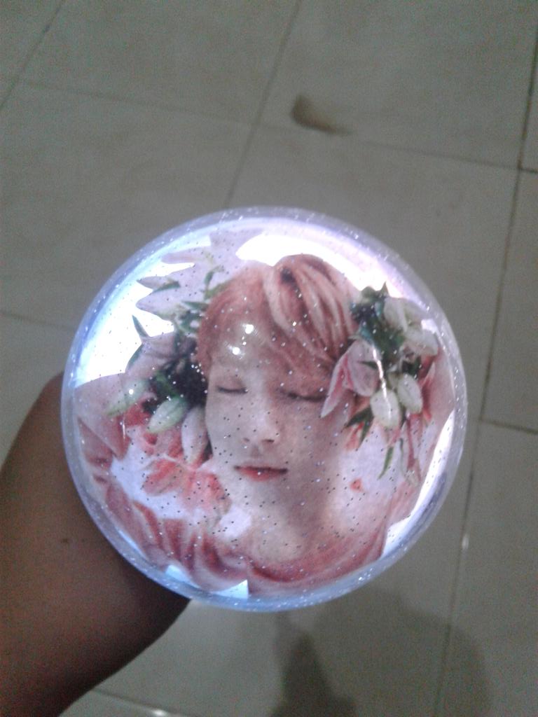 chanboorado's tweet photo. someone say a CARAT HONG? I GOCHU FAM

credits to @sunlightshua for the idea of a Carat Hong! 💗🌌🌹

@pledis_17 https://t.co/l5bZT6Eey7