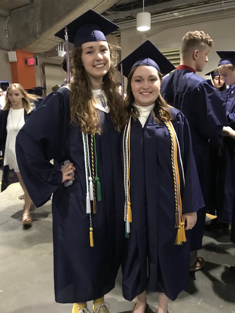 AleiaTenpas's tweet photo. Thanks to all my friends, family and teachers that made this possible! Next stop, Longwood University, then teaching future generations. #gradgoals2018 #CHGraduates @CourseHero @BaranAHS https://t.co/ThyQfeZc63