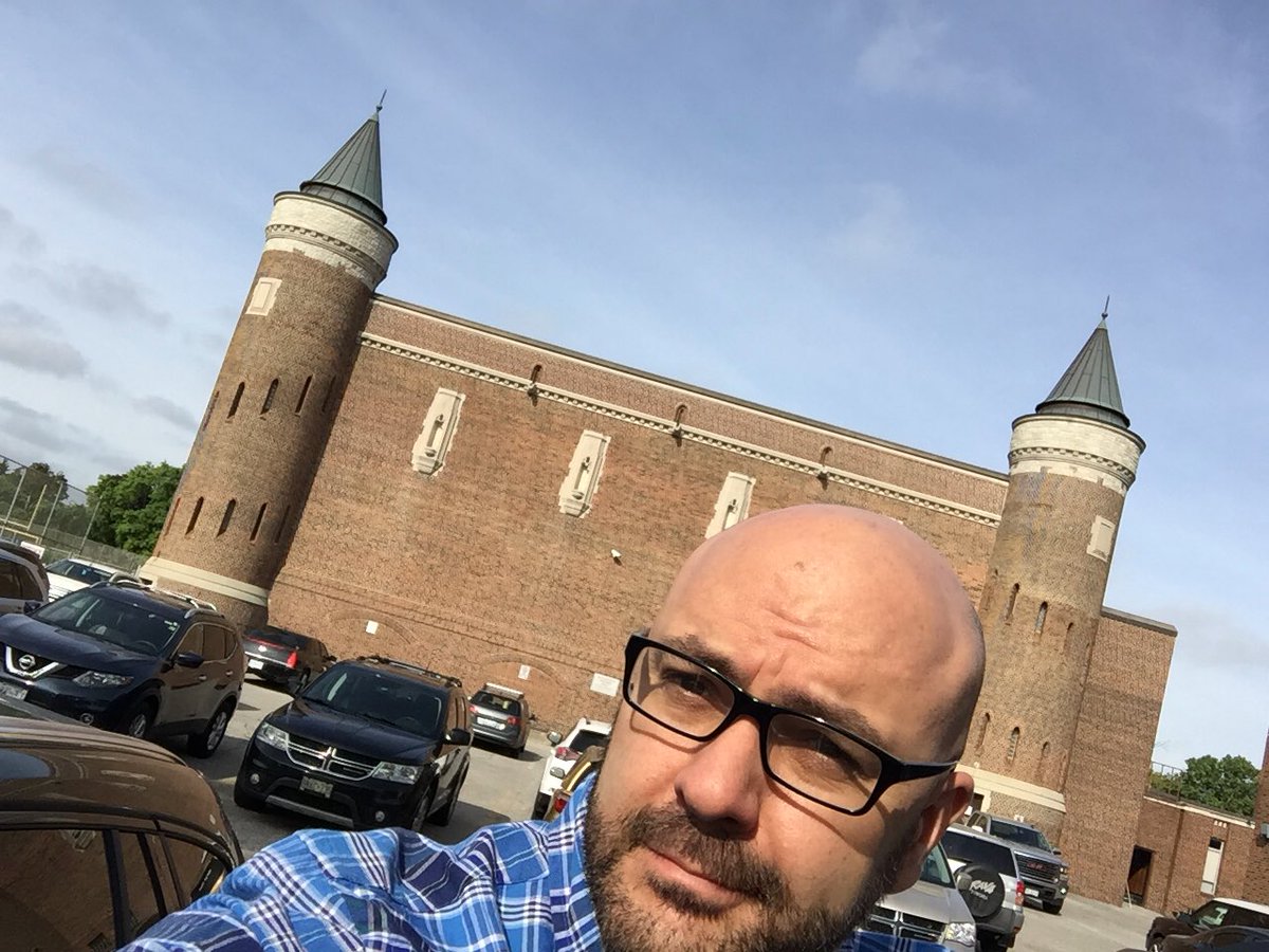 Last show of the school year in #Windsor this morning at #KennedyCollegiate for <a href="/gecdsbpro/">GECDSB PR</a> schools.  Good luck to all those graduating.  Hope we’ve helped you understand the importance of good money management.
<a href="/MeridianCU/">Meridian CU</a> <a href="/OntarioCofC/">Ontario Chamber</a> <a href="/ONeducation/">Education Ontario</a>