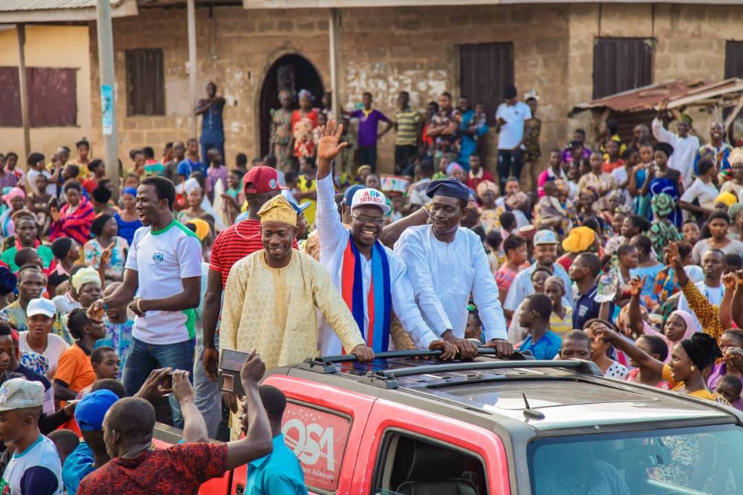 OSAprapra's tweet photo. PHOTOS: Hon Bode Agbeleye Dumps APC, Snubs PDP And Defected To ADP, Obtained Membership Card At Ward B In Ipoti Ekiti On Sunday. 

#Ekiti #Ekiti2018 #ADP https://t.co/BkKIR72irS