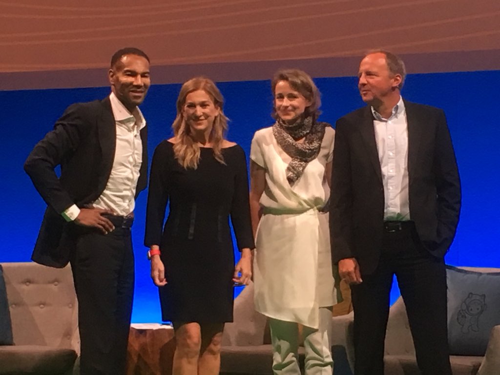 PeerOleSFC's tweet photo. Great session from @tony_prophet about #EqualityForAll #Salesforce #cebit2018 https://t.co/6tdFs15Nmf