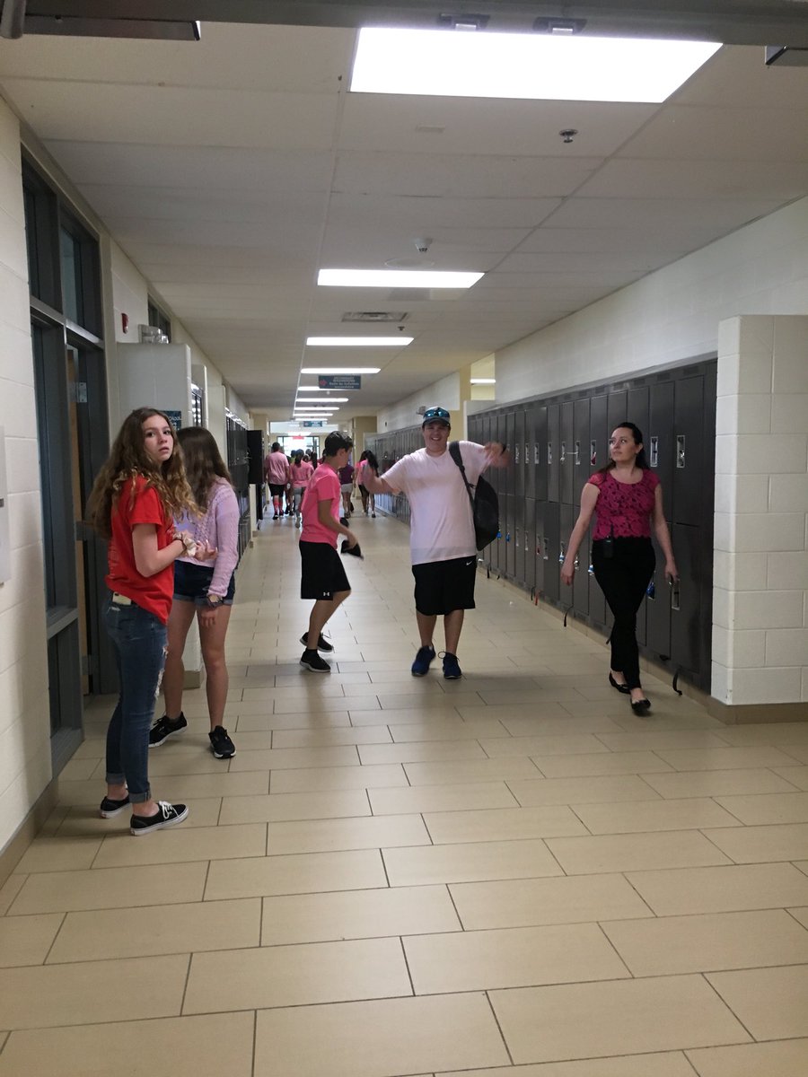 TvaAmbassadors's tweet photo. Have fun at Vista Cup grade 7s!
~L.S. https://t.co/MxNCygGJTn