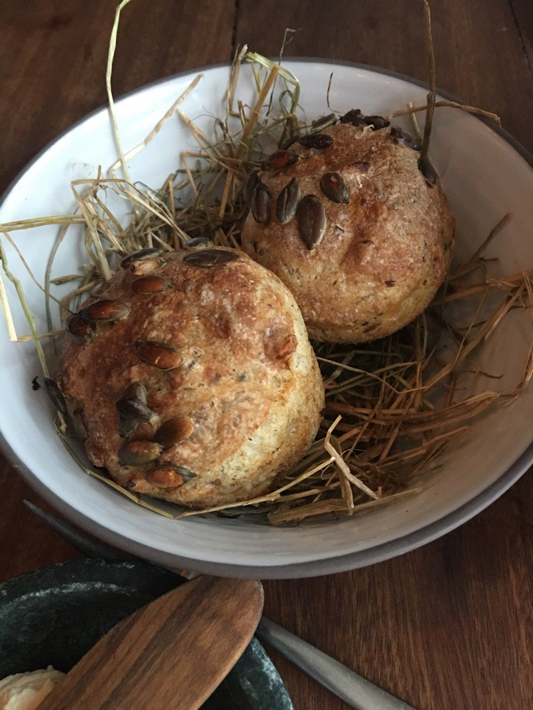 GylesB1's tweet photo. Think they misheard. I asked for a bit of bread ... I’ve been offered a roll in the hay https://t.co/k9hK0vKh2p