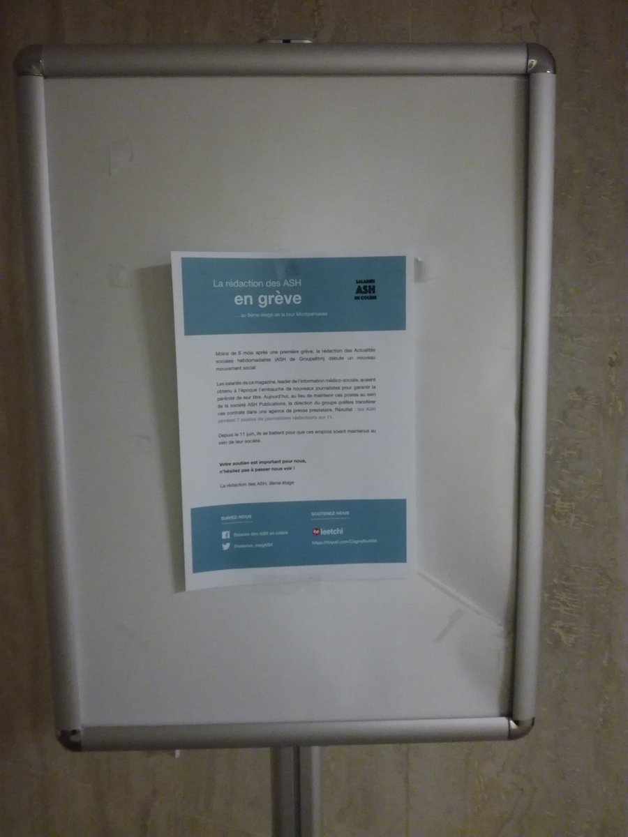 salaries_magASH's tweet photo. Second jour de grève. Les salariés informent les employés de la Tour Montparnasse de leur mouvement. https://t.co/RZJXGwcME7