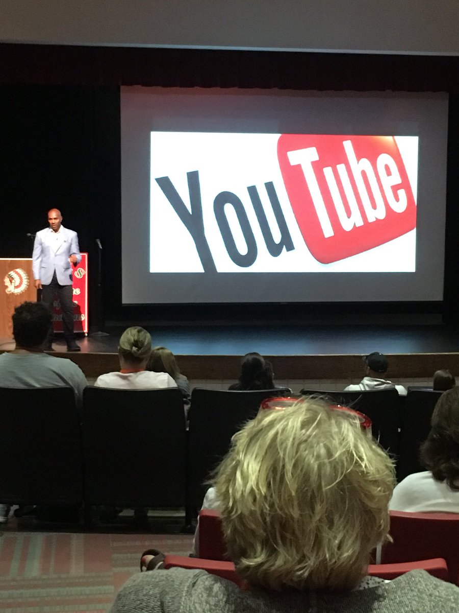 trev_thurman's tweet photo. If YouTube is blocked, you are increasing the digital divide in education.  #elead2018 https://t.co/JC7RZhFtR9
