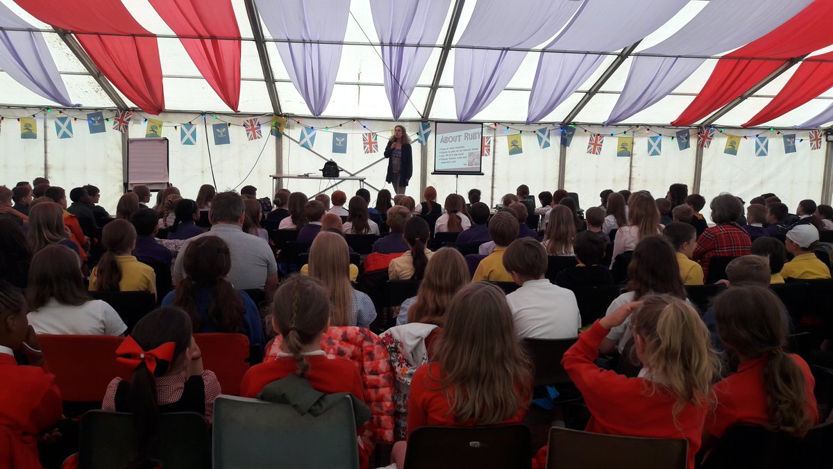 Furtherfrom's tweet photo. Author @ElizabethREzra enchanting P5 with the fantabulous Ruby McCracken, our new favourite witch! @DiscoverKelpies #Linlithgow https://t.co/DrVzceEUtI