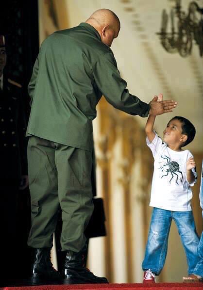 Kaeltikx's tweet photo. @anaderodriguez @NicolasMaduro @MSomosVen @VTVcanal8 @LaHojillaenTV @alejabolivarian @jennygilo @cmorlesVEN @AlejandroVen7 @tuiteros_vzla @ChikBri @galvarinor @Zikdalth13 ¡Qué viva la #JuventdVictoriosa de la Patria https://t.co/YtTdREN70u