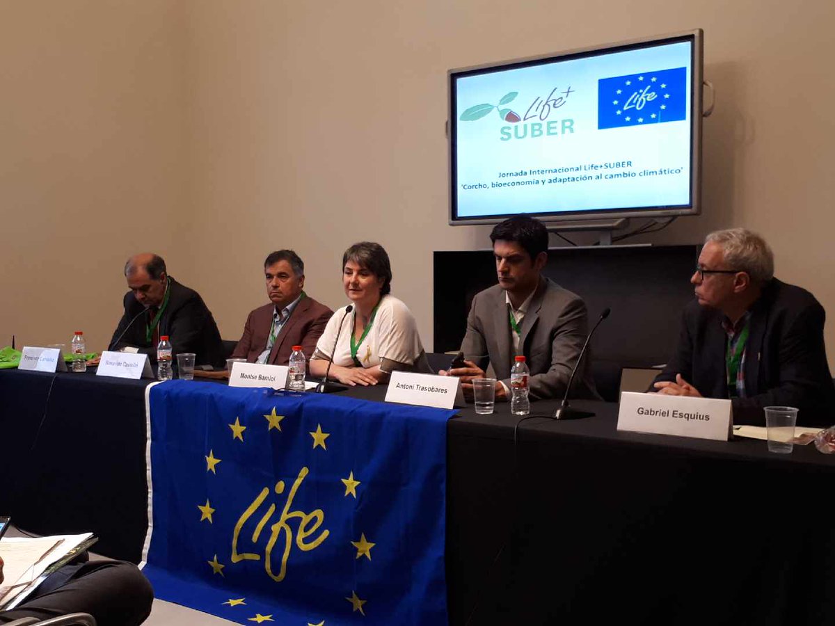 agriculturacat's tweet photo. Avui la directora general Ecosistemes Forestals i Gestió del Medi @montsebarniol i vicepresidenta del @cpforestal ha participat a la jornada de cloenda del #LifeSuber #Suro, #bioeconomia i #canviclimàtic https://t.co/7YNtxg52H6