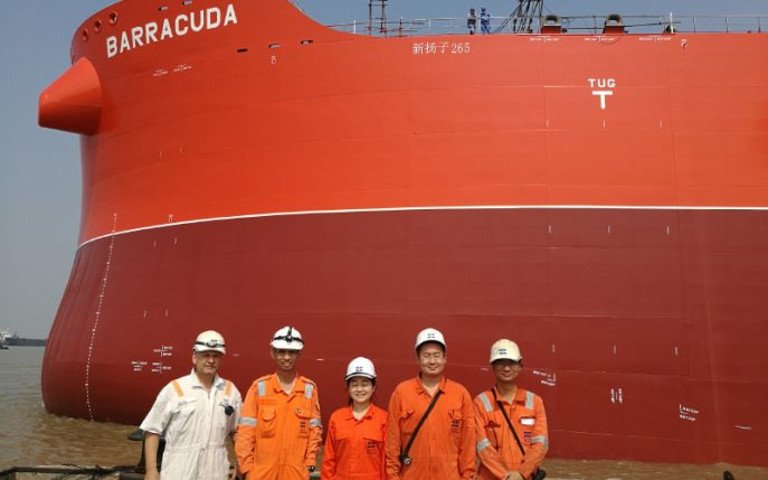 VesselFinder's tweet photo. Klaveness combination carrier Barracuda leaves drydocks - one step further towards completion
https://t.co/gNOVJqwtRg #Klaveness #Barracuda #CombinationCarrier #CLEANBU #NewYangziShipyard https://t.co/hLrD6xJXpL