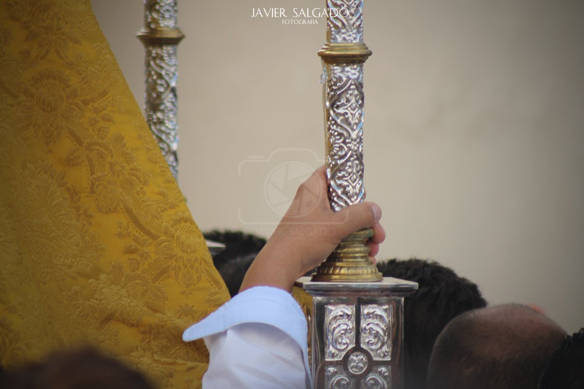 SalgadoFoto's tweet photo. "Agarrao a tus varales, Rocío te voy rezando...pa que quiero catedrales si yo te rezo llorando" #Sanlúcar #sanlucardebarrameda @SanlucarAlRocio https://t.co/AXP5zVJiiC