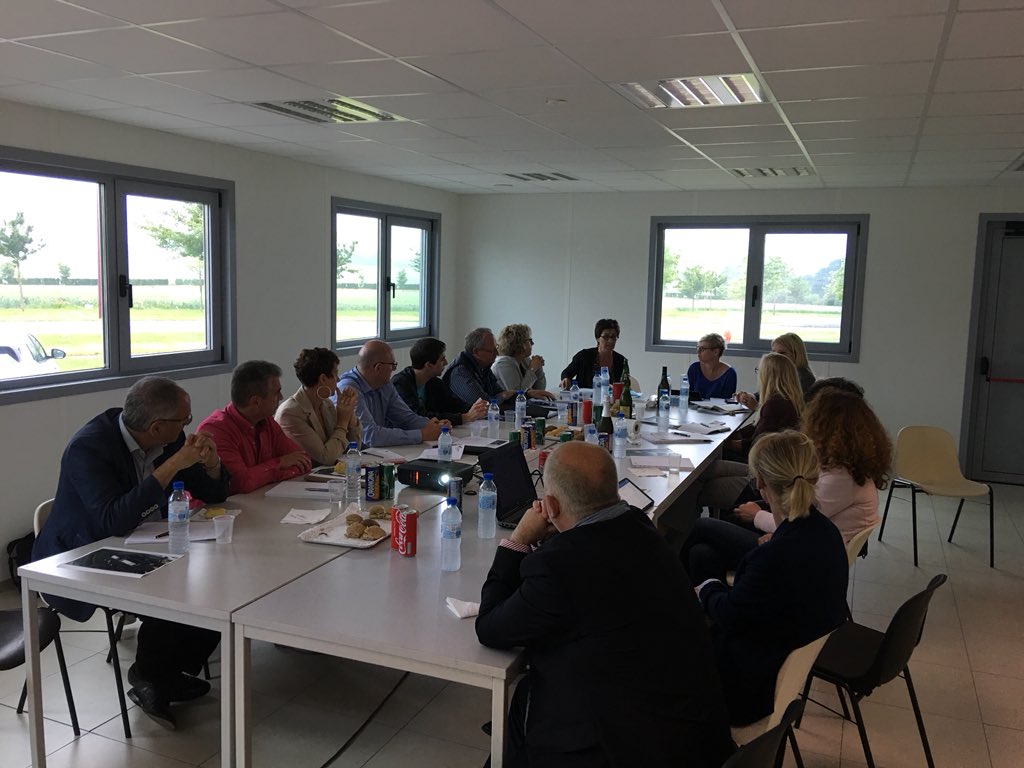 ELerendu's tweet photo. Réunion de gestion #durable de zone d’activité avec les #entreprises de Bolbec-Saint-Jean
Le but: échanger sur les besoins communs,accueillir les nouveaux arrivants et améliorer la connaissance des #entreprises & de leurs activités en vue de générer de nouvelles #synergies
#GDZA https://t.co/llD9JOpQfB