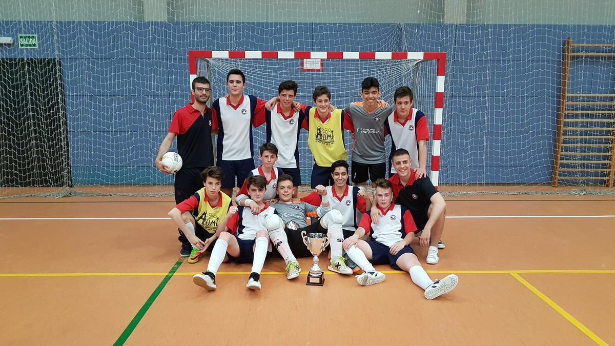 ADGranVia83's tweet photo. Nuestro CadeteB se proclamaba campeón provincial de la Serie I tras vencer por 2-1 a San Viator, despidiéndose de una gran temporada. Enhorabuena https://t.co/Vf0KWwnd9H