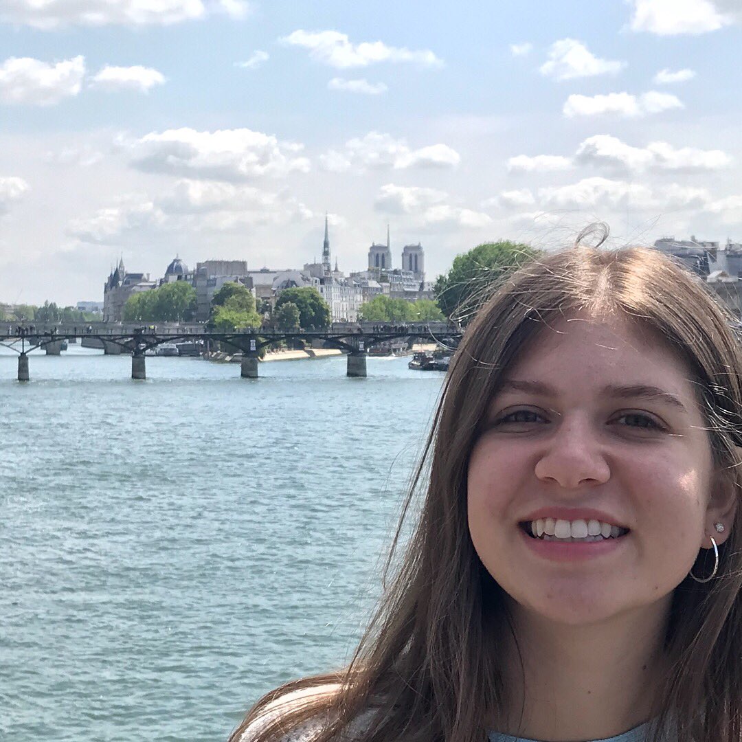 LeadGlobal20's tweet photo. Meet our new intern Griselda! She’s from Mexico City and is staying in DC for the summer in order to meet new people and get an amazing experience! https://t.co/iIx3BFZUMW