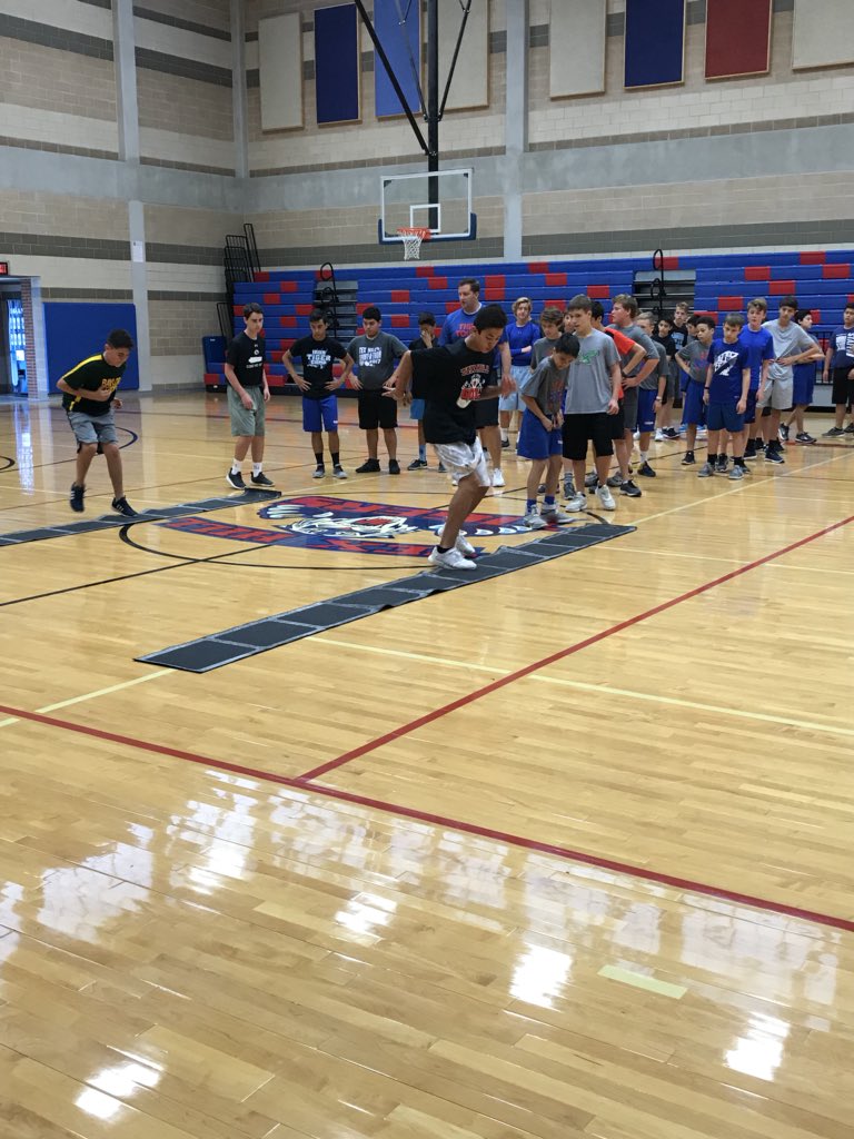 TexHillBoysAth's tweet photo. 8th grade getting some conditioning work done at Iron Tiger Camp. #Areyougettingbetter #itsagreatdaytobeatiger #pawsup #tigertough #texhill https://t.co/by2iugvuA9