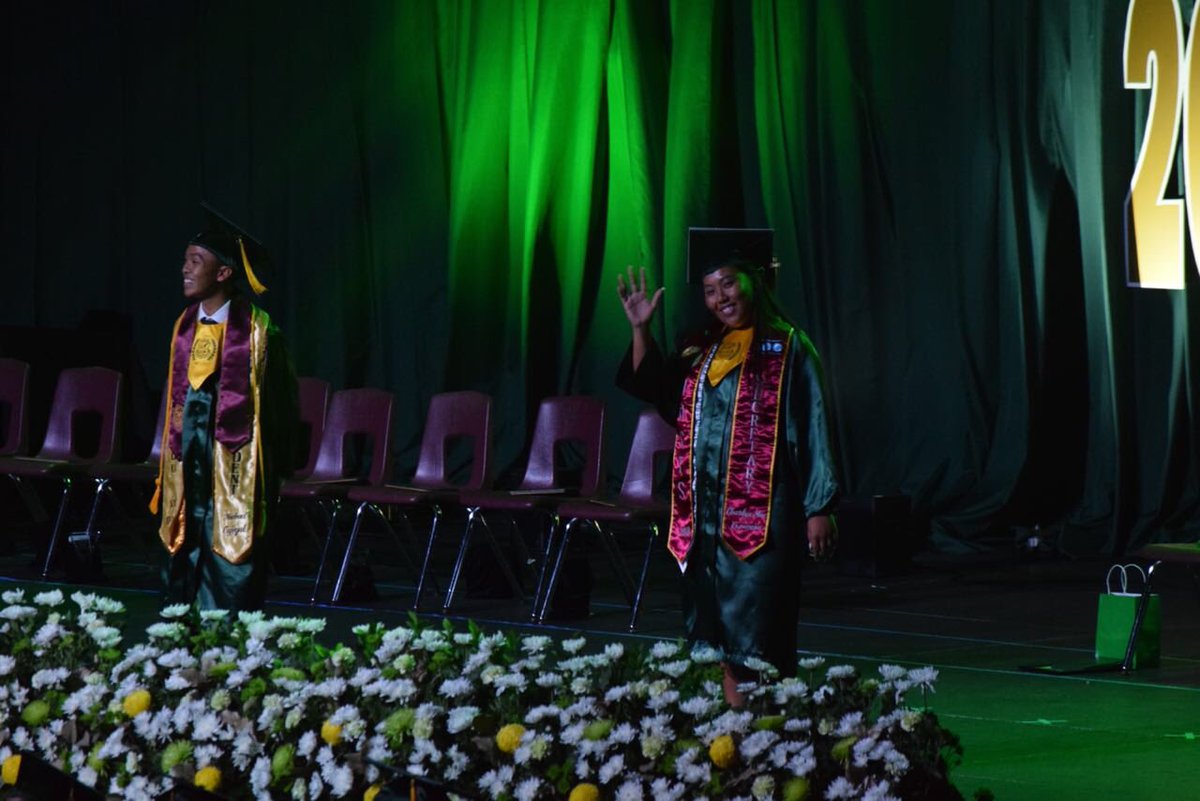 charlynxmae's tweet photo. “Ladies &amp; Gents this is the moment you’ve waited for” Congratulations Islanders 💚💛 https://t.co/Sp0YXNAMID
