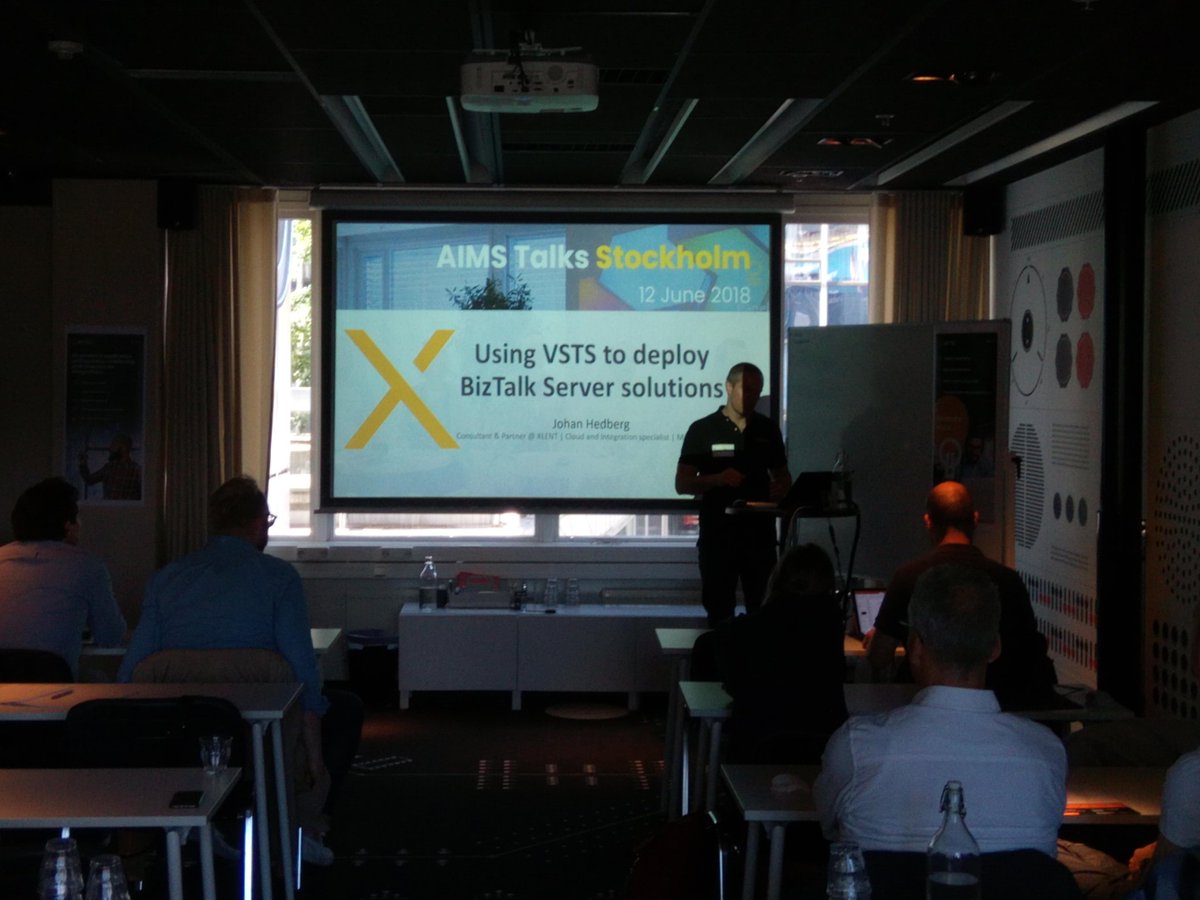 ricardotorre's tweet photo. @JoHed speaking at #aimstalks about #msbts CI and CD in BizTalk Feature Pack 2 with VSTS https://t.co/EA53v9P6Ln
