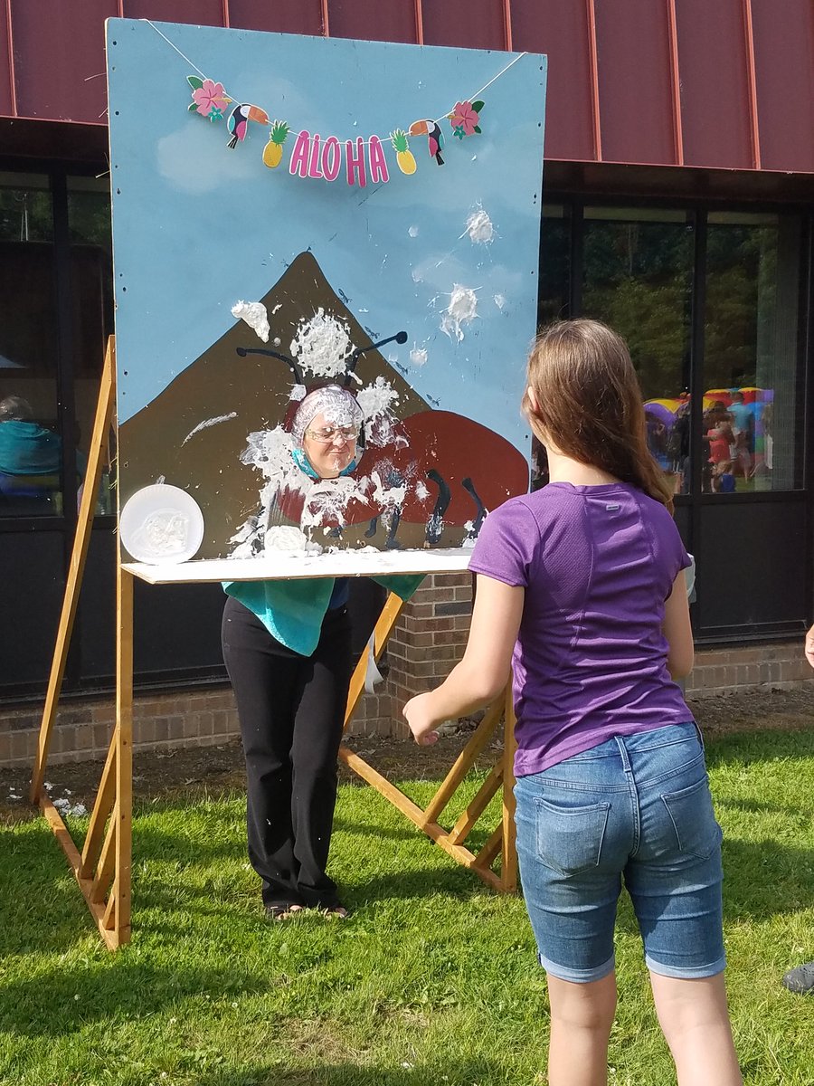 kdpolehna's tweet photo. What a good sport this principal is for the 5th grade class celebration! #Lfleads #lftorreyhill https://t.co/c9LyFMV3Li
