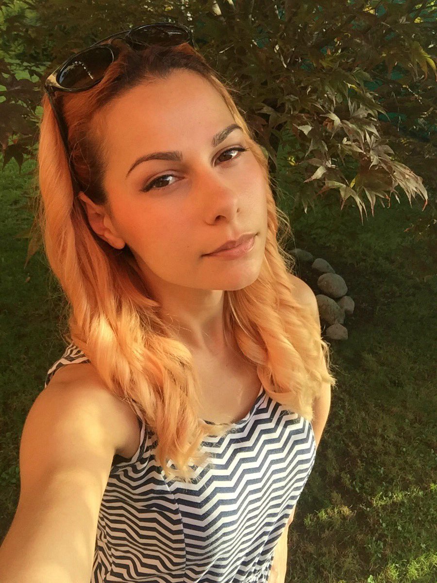 ErikadeBonis's tweet photo. ๐ #BlondeForADay ๐ฑ๐ปโโ๏ธ
#CoquSunglasses ๐ถ
โข
โข
#Erika #ErikadeBonis #BlondeHair #Sunglasses #SummerGirl #NoFilters #NoFx https://t.co/WQXmNFxxbT
