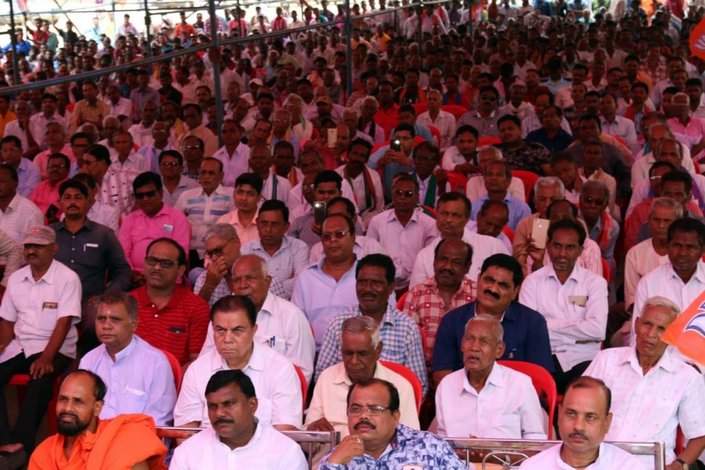 sambitswaraj's tweet image. आज ओडीशा में भारत के लोकप्रिय प्रधानमंत्री श्री नरेंद्र मोदी जी के ४ वर्षों का लेखा जोखा जन सम्मेलन में प्रस्तुत करने का मौक़ा मिला।
मोदी जी के प्रति ओडीशा के जनता में अनन्य प्रेम है।