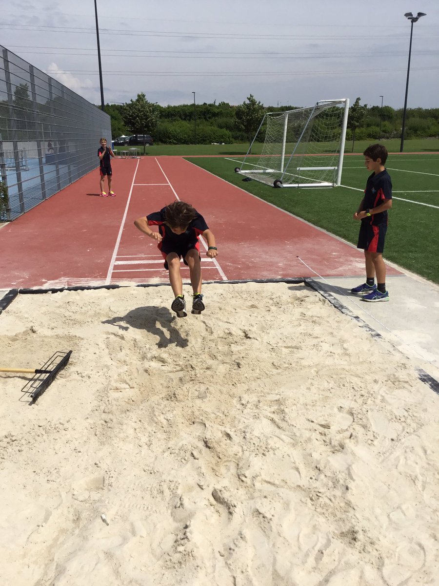 gwasgrade4's tweet photo. As our PE Track and Field Unit is coming to an end, we are now reflecting on which event we can personally improve in to increase our team scores: javelin throw, running, long jump, high jump? ... @gwasgrade4 @gwapyppe @GWASwitzerland https://t.co/pNWx4wWkKI