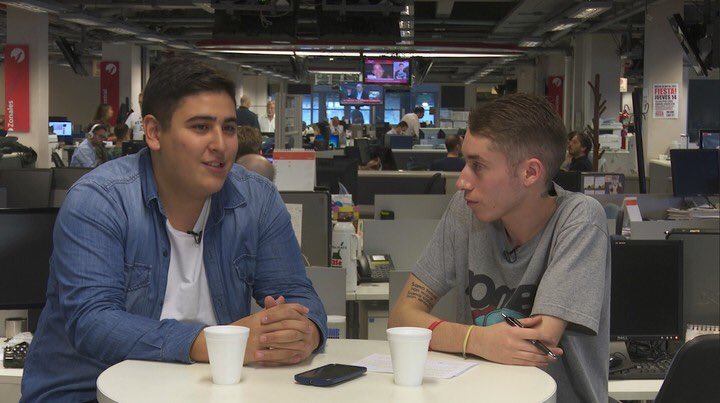 Estuve en Clarin hace un rato haciendo una nota!! Muy feliz por mi presente #TraemeLaCoPANmessi