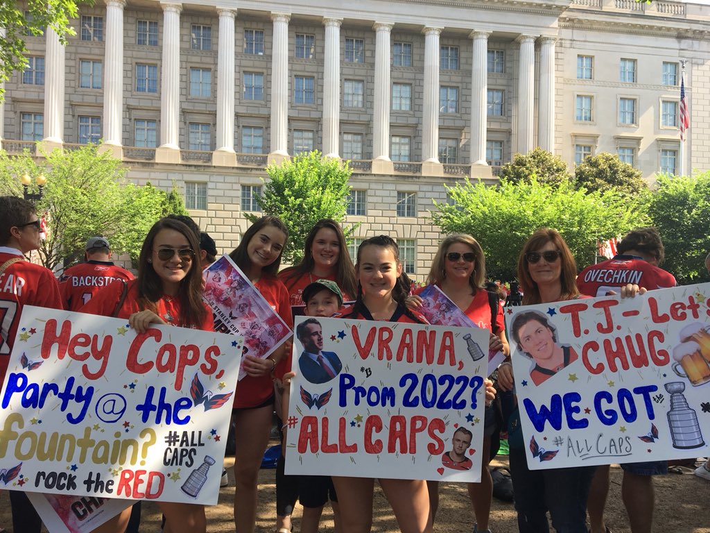 wusa9's tweet photo. Hey @JVranaa, what do you say? Prom? 🏒 #ALLCAPS https://t.co/YLKLk59GR3