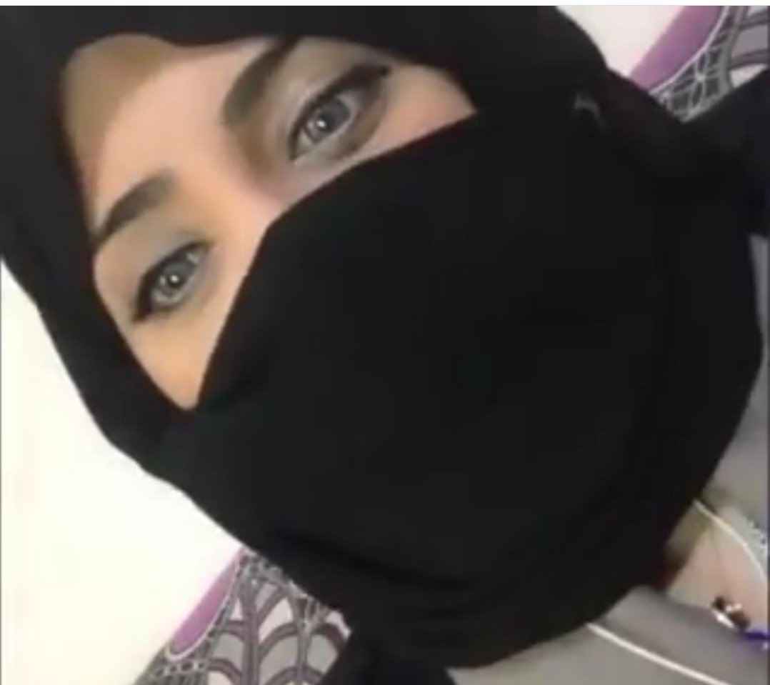 Tager_01's tweet photo. لبى عيونك يوم تنعس جفونك
عشقي عيونك يا بعد من ملكني 

رمشك سحرني ما قوينا عيونك
سكر عيونك سهم عينك هلكني!!!!! https://t.co/izQr5e0eeD