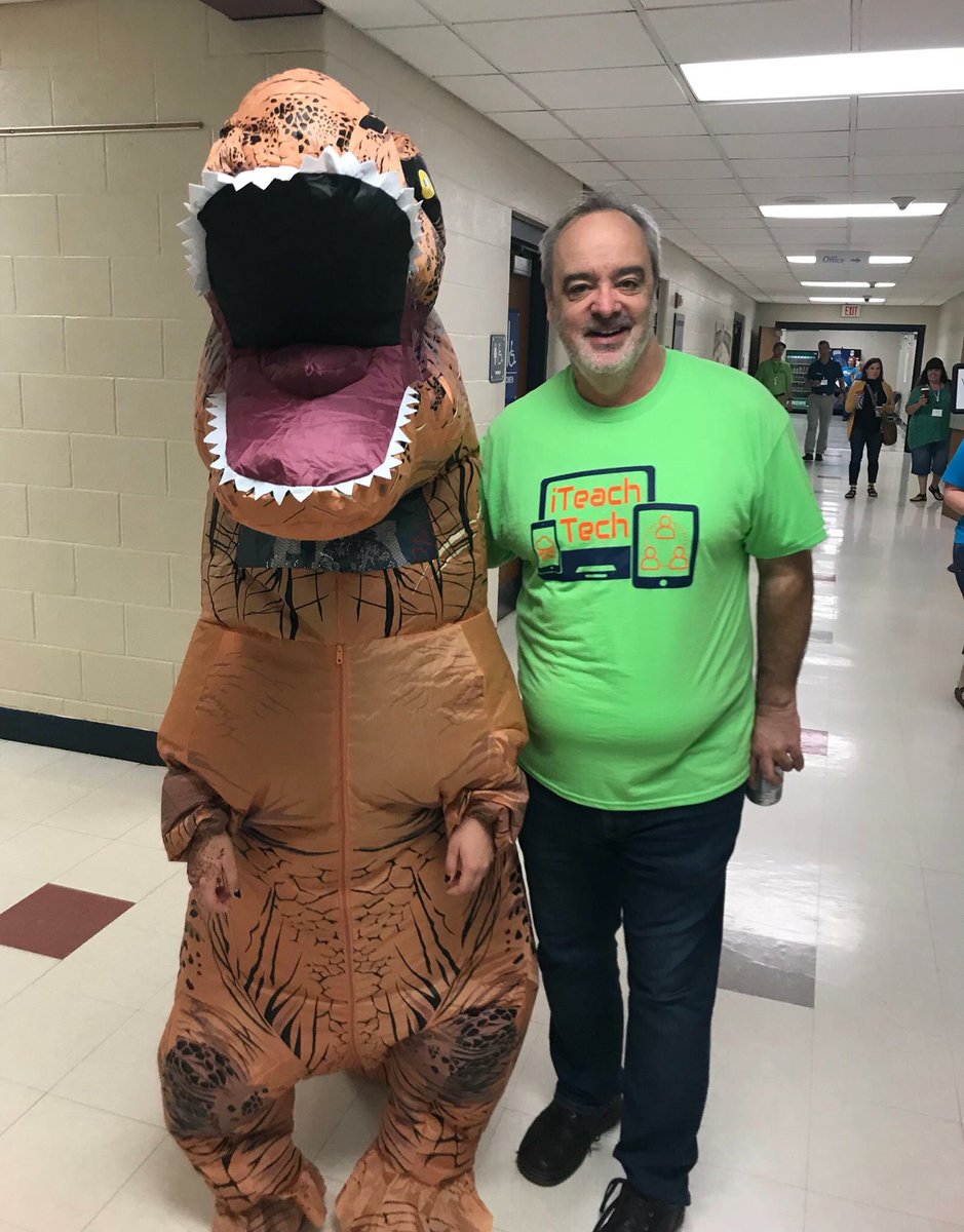 iTeachTechEACS's tweet image. Gerry Brooks is hanging with #ITRex at the iTeach Tech Conference!  Don’t forget to get your selfie with our friendly mascot and use hashtags #iTeachTechEACS and #INeLearn for your chance at an Amazon gift card!
